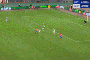 开云娱乐-一己之力！卡扎伊什维利戴帽，泰山3-0领先国安！