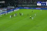 kaiyun-第38分钟，浙江队禁区内乱战，绍尔抽射破门！三镇1-0领先！