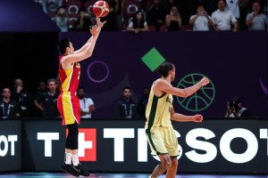 开云娱乐-同样错失绝杀，引辽宁媒体人不悦：为何张镇麟胡明轩风评天差地别