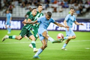 【中超】拜合拉木绝杀 深圳新鹏城让二追三胜浙江