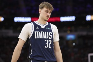 开云在线-新秀入选全明星正赛有多难？近50年仅13人 乔丹姚明领衔 现役0人